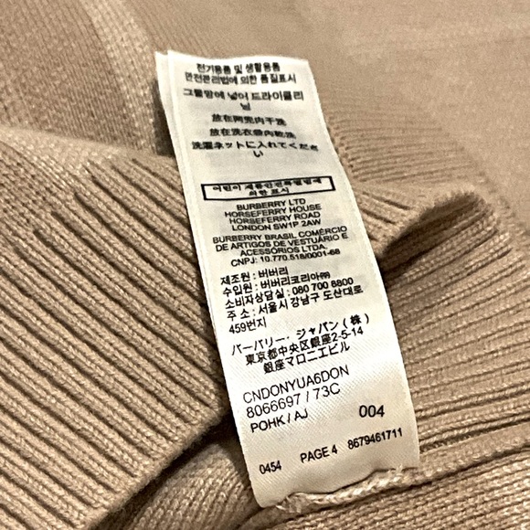 BURBERRY CARLY SOFT FAWN COLOR CHECK CASHMERE-BLEND CAPE - Picture 7 of 8